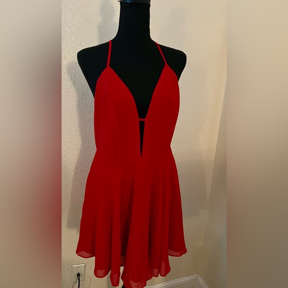 NWT Bebe Mini Red Skater Dress Cross Back Chiffon Deep V Keyhole Size 8 - Picture 3 of 7